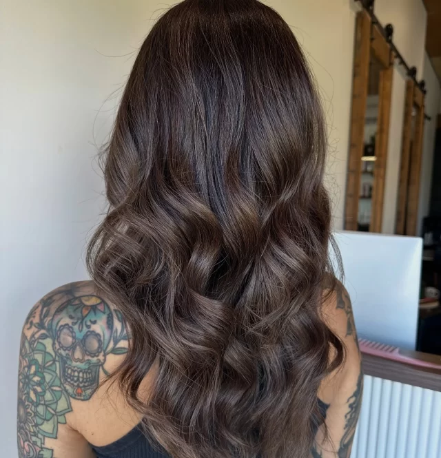 This tone 👌 Gorgeous brunette with lowlights #goldcoastsalon #brunette #miamigoldcoast #lovethehairyourin